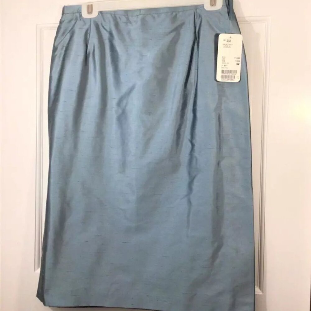 ESCADA NWT $550 Luxury Ice Blue Silk Skirt Lined Staight Pencil skirt with tags